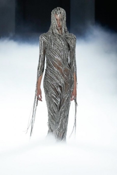 Коллекция Alexander McQueen Ready-To-Wear Весна-Лето 2025