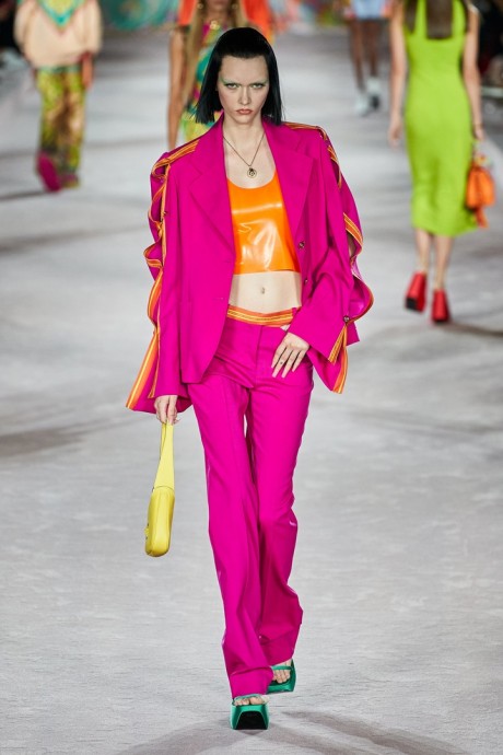 Коллекция Versace Ready-To-Wear Весна-Лето 2022