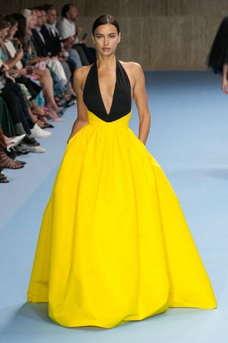 Коллекция Carolina Herrera Ready-To-Wear Весна-Лето 2025