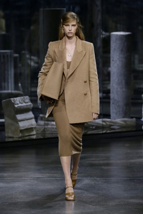 Коллекция Fendi Ready-To-Wear Осень-Зима 2021/2022