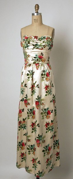 Платья с цветочными рисунками от Balenciaga, 1960-е.