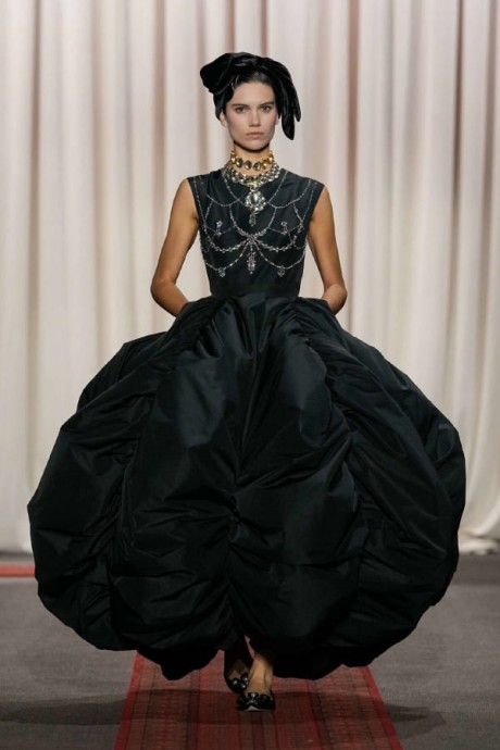 Коллекция Giambattista Valli Haute Couture Весна-Лето 2025