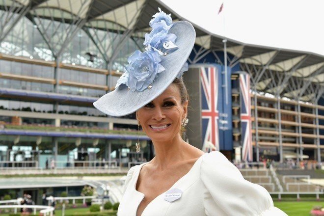 Парад шляп на скачках Royal Ascot