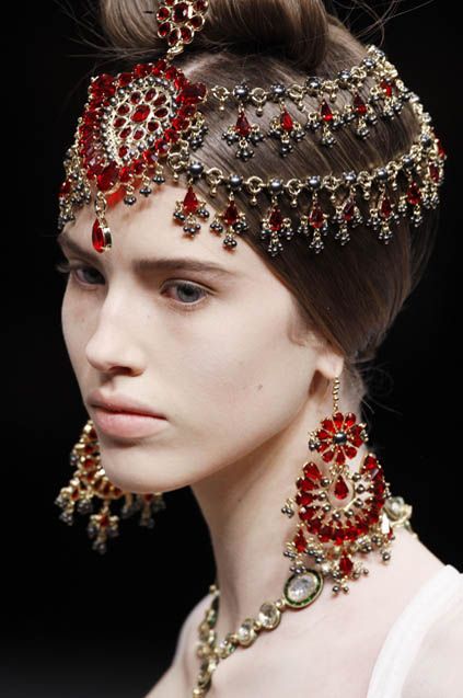 Украшения коллекции Alexander McQueen