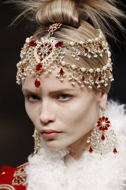 Украшения коллекции Alexander McQueen