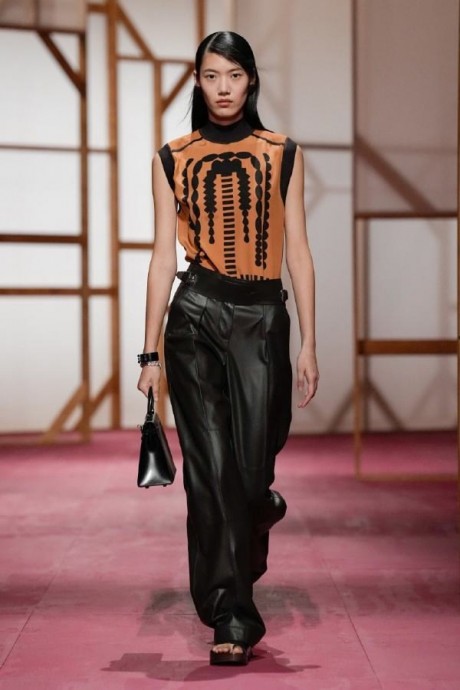 Коллекция Hermès Ready-To-Wear Весна-Лето 2025