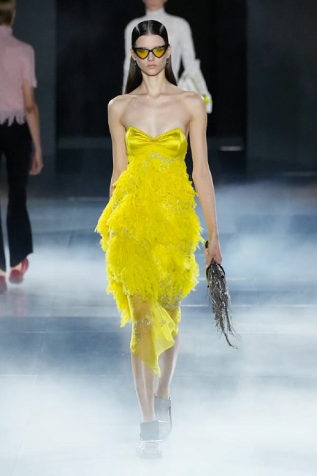 Коллекция Alexander McQueen Ready-To-Wear Весна-Лето 2025