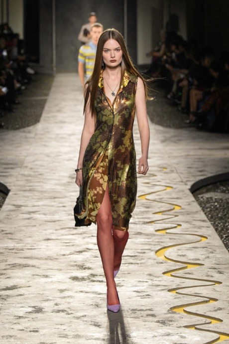 Коллекция Versace Ready-To-Wear Весна-Лето 2025