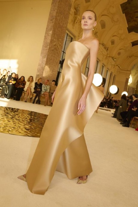 Коллекция Schiaparelli Haute Couture Весна-Лето 2025