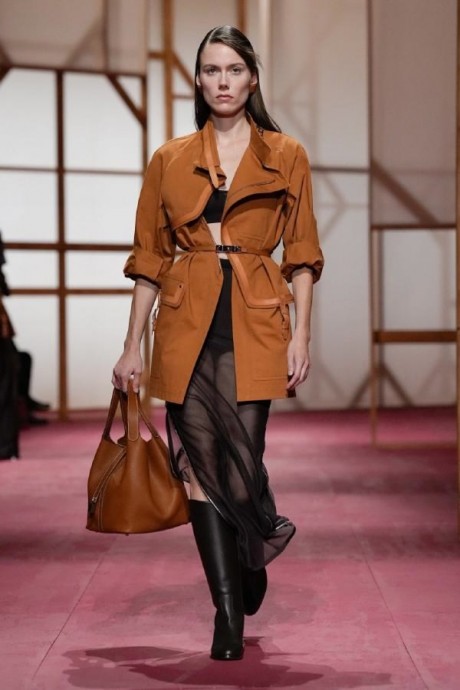 Коллекция Hermès Ready-To-Wear Весна-Лето 2025