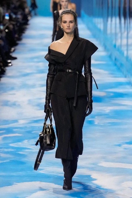 Коллекция Dior Ready-To-Wear Весна-Лето 2025