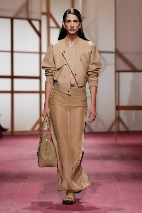 Коллекция Hermès Ready-To-Wear Весна-Лето 2025