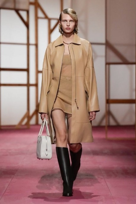 Коллекция Hermès Ready-To-Wear Весна-Лето 2025