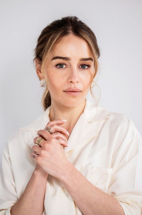 Эмилия Кларк (Emilia Clarke) в фотосессии для журнала Big Issue (2024)