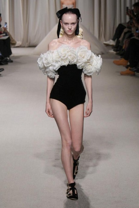 Коллекция Giambattista Valli Haute Couture Весна-Лето 2024