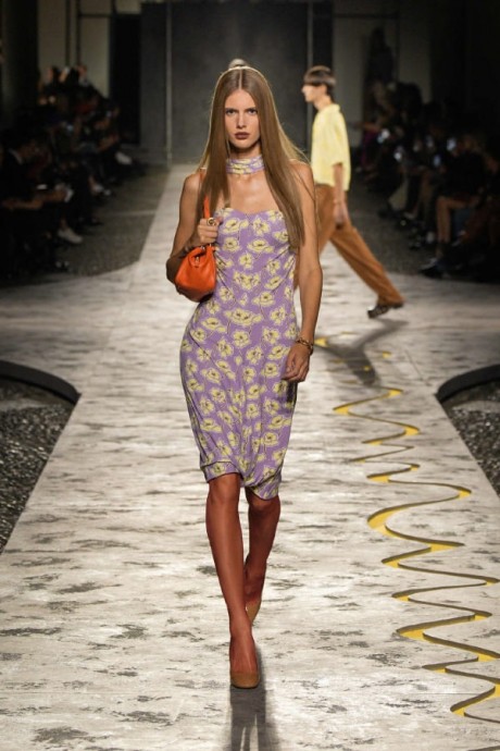 Коллекция Versace Ready-To-Wear Весна-Лето 2025