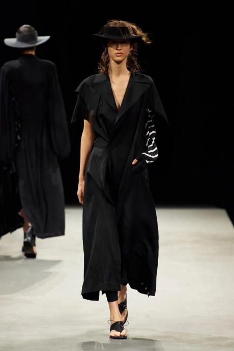 Коллекция Yohji Yamamoto Ready-To-Wear 2023