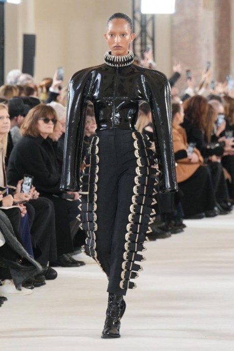 Коллекция Schiaparelli Haute Couture Весна-Лето 2024