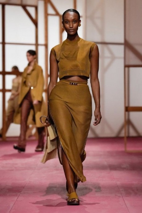 Коллекция Hermès Ready-To-Wear Весна-Лето 2025