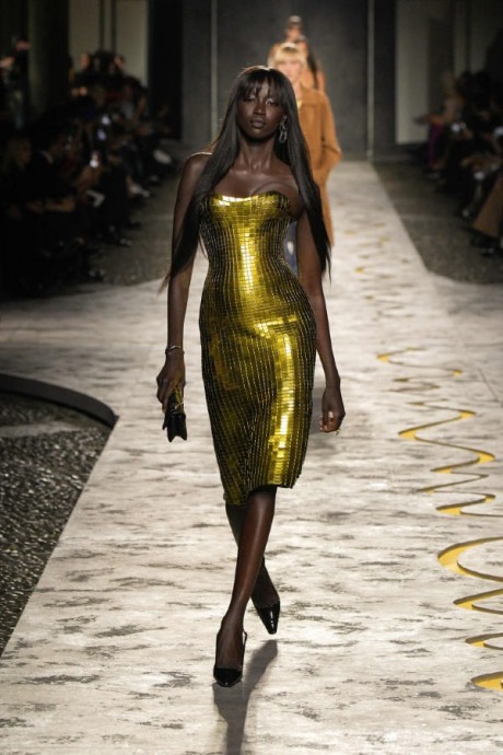 Коллекция Versace Ready-To-Wear Весна-Лето 2025