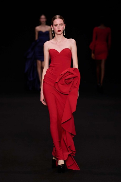 Высокая мода Chiara Boni La Petite Robe, FW 2024/25