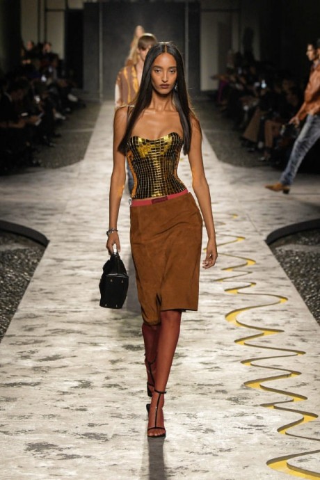 Коллекция Versace Ready-To-Wear Весна-Лето 2025