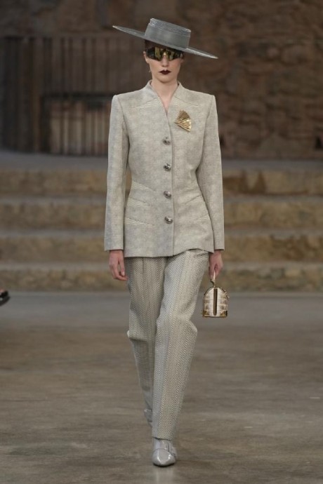 Коллекция Louis Vuitton Cruise 2025