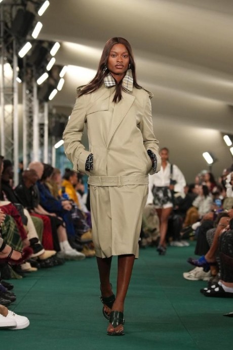 Коллекция Burberry Ready-To-Wear Весна-Лето 2024