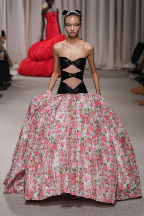 Коллекция Giambattista Valli Haute Couture Весна-Лето 2024