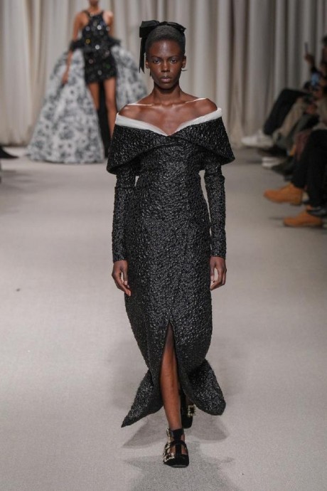 Коллекция Giambattista Valli Haute Couture Весна-Лето 2024