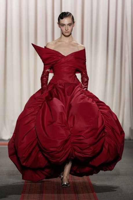 Коллекция Giambattista Valli Haute Couture Весна-Лето 2025