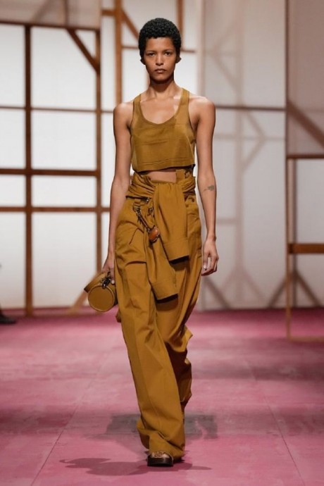 Коллекция Hermès Ready-To-Wear Весна-Лето 2025