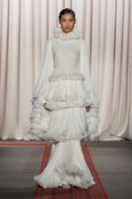 Коллекция Giambattista Valli Haute Couture Весна-Лето 2025