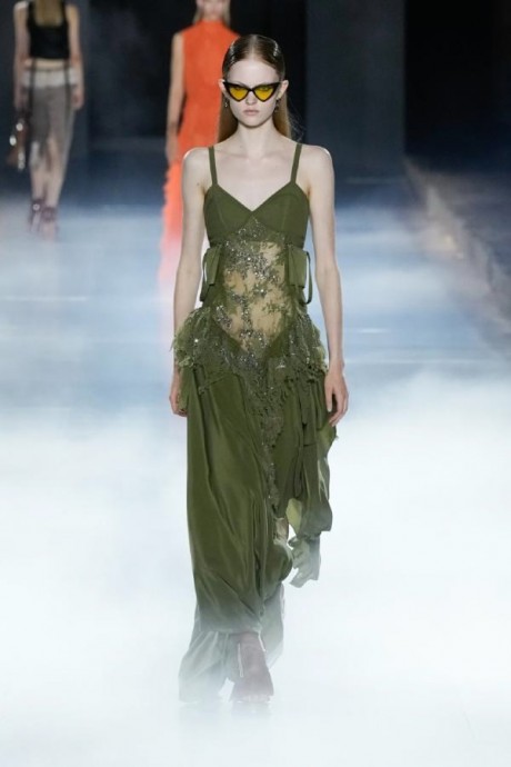 Коллекция Alexander McQueen Ready-To-Wear Весна-Лето 2025