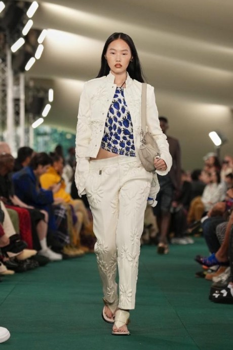 Коллекция Burberry Ready-To-Wear Весна-Лето 2024