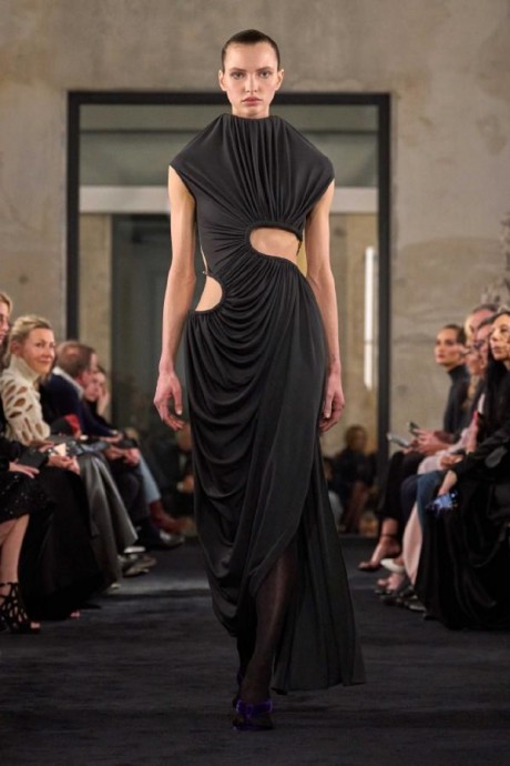 Коллекция Alaïa Ready-To-Wear Осень-Зима 2025-2026 Коллекция Alaïa Ready-To-Wear Осень-Зима 2025-2026