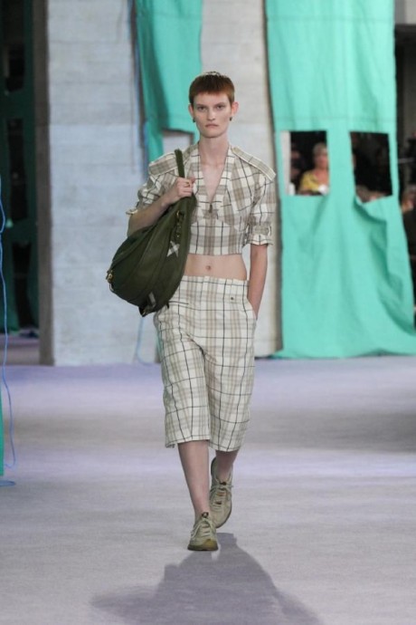 Коллекция Burberry Ready-To-Wear Весна-Лето 2025