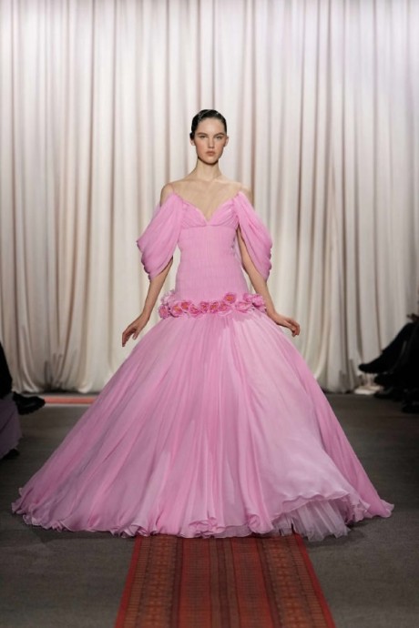 Коллекция Giambattista Valli Haute Couture Весна-Лето 2025