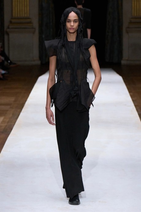 Высокая мода Yohji Yamamoto, 2024 ready-to-wear