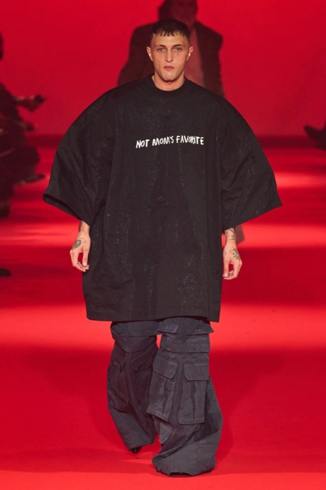 Обзор коллекции Vetements Fall 2024 Ready-to-Wear