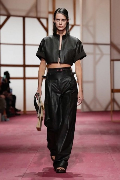 Коллекция Hermès Ready-To-Wear Весна-Лето 2025