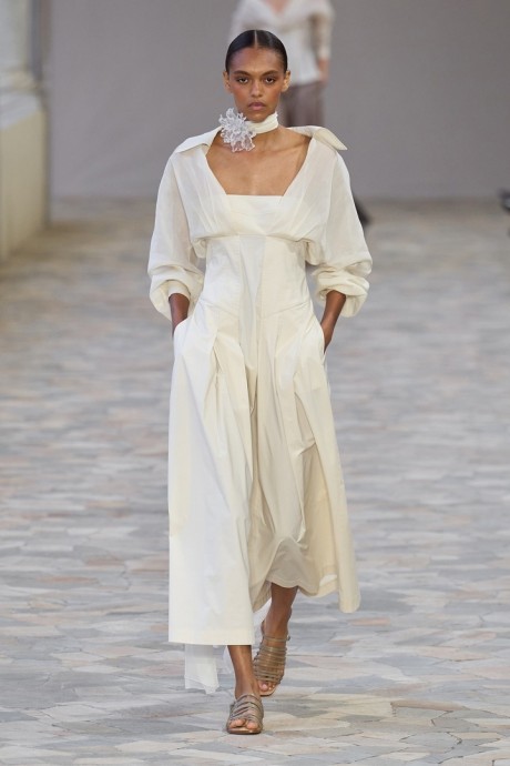 Высокая мода Alberta Ferretti Spring/Summer 2025