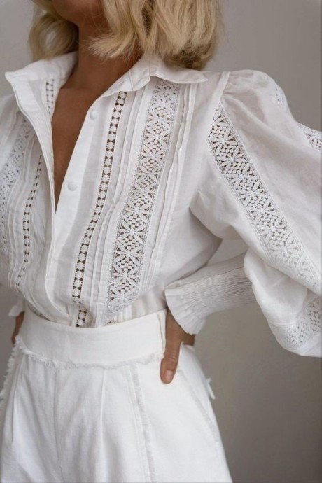 Белые блузы с вышивкой