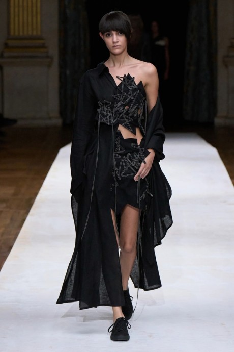 Высокая мода Yohji Yamamoto, 2024 ready-to-wear